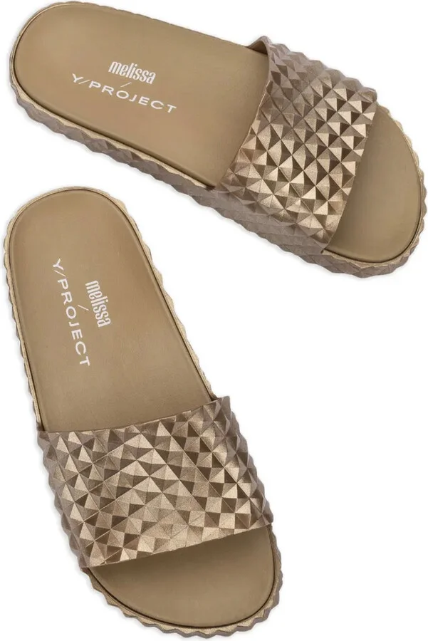 x Melissa Court slides - Image 5