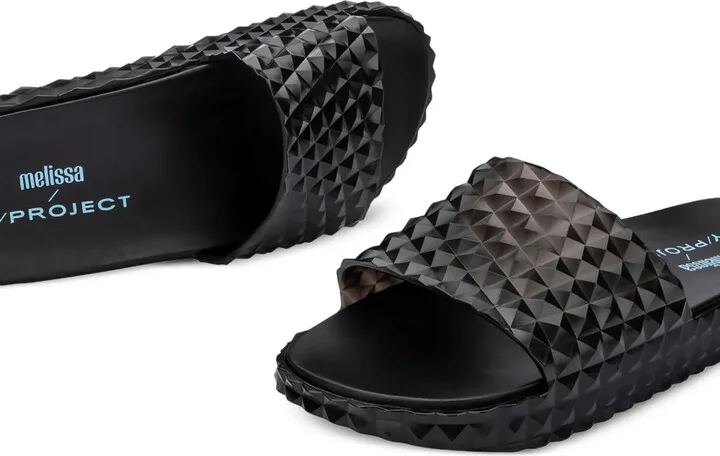 x Melissa Court slides - Image 4