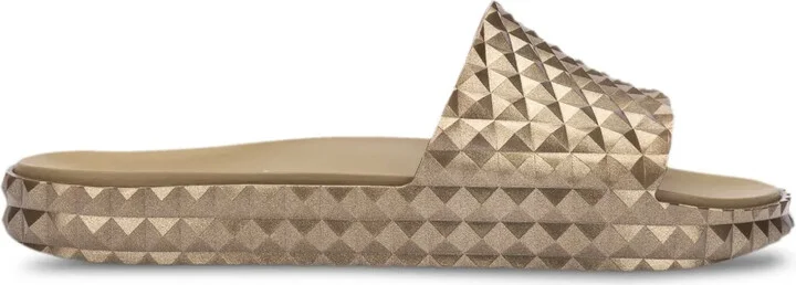 x Melissa Court slides