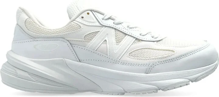 x New Balance sneakers