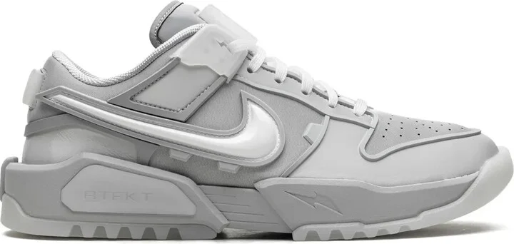 x RTKFT Dunk Genesis Low "Ghost (Edition of 8461)" sneakers