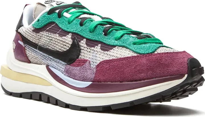 x sacai VaporWaffle "Villain Red/Neptune Green" sneakers - Image 2