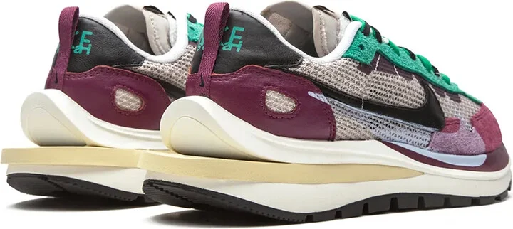 x sacai VaporWaffle "Villain Red/Neptune Green" sneakers - Image 3