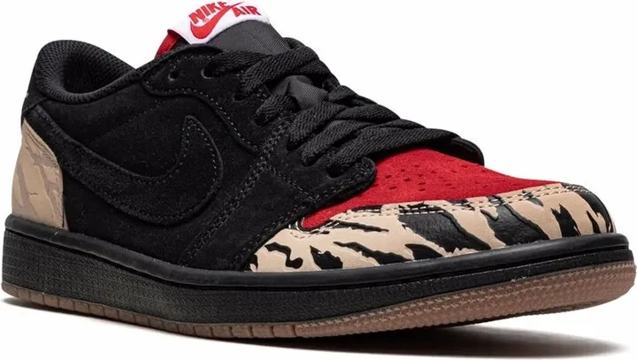 x Solefly Air Jordan 1 Low SP "Carnivore" sneakers - Image 2