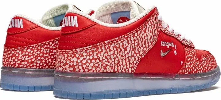 x Stingwater SB Dunk Low "Magic Mushroom" sneakers - Image 3