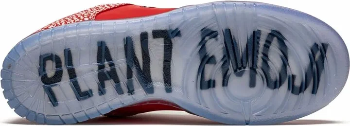 x Stingwater SB Dunk Low "Magic Mushroom" sneakers - Image 4