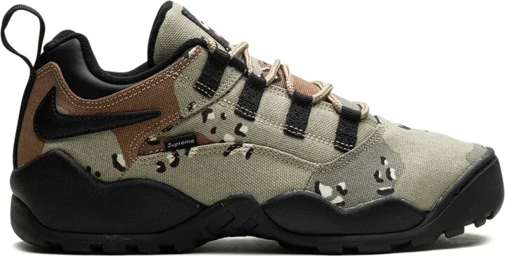 x Supreme SB Darwin Low "Khaki" sneakers