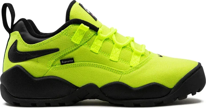 x Supreme SB Darwin Low "Volt" sneakers