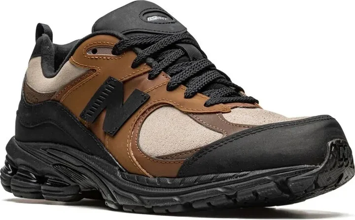 x The Basement 2002R "Earth Brown" sneakers - Image 2