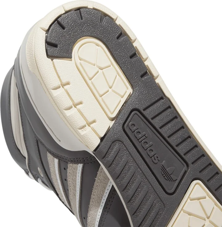 x The Simpsons™ Scratchy Rivalry Sneaker - Image 9