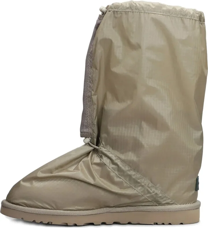 x Ugg Classic Mini boots - Image 4
