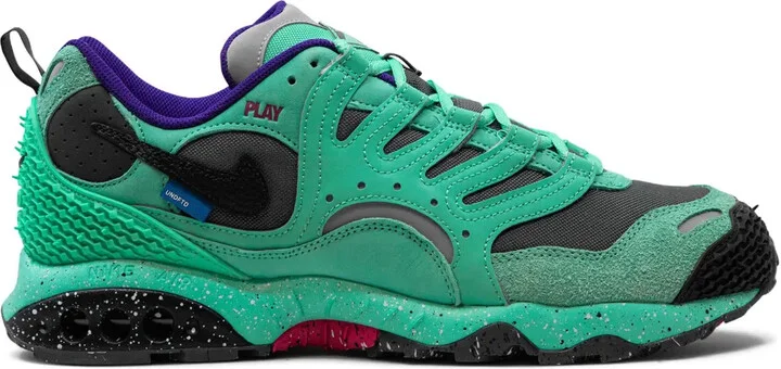 x Undefeated Air Humara sneakers
