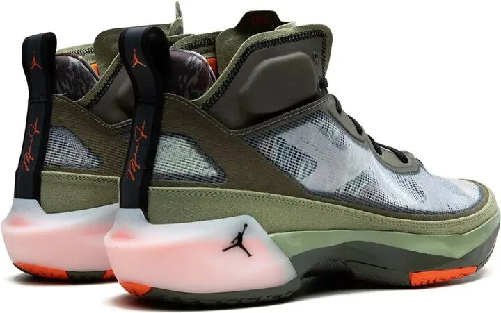 x UNDEFEATED Air Jordan 37 "Flight Jacket" sneakers - Image 3