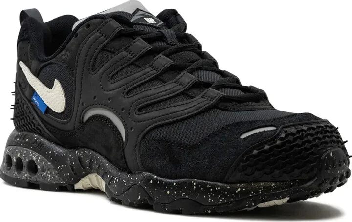 x Undefeated Air Terra Humara "Black" sneakers - Image 2