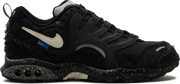 x Undefeated Air Terra Humara "Black" sneakers