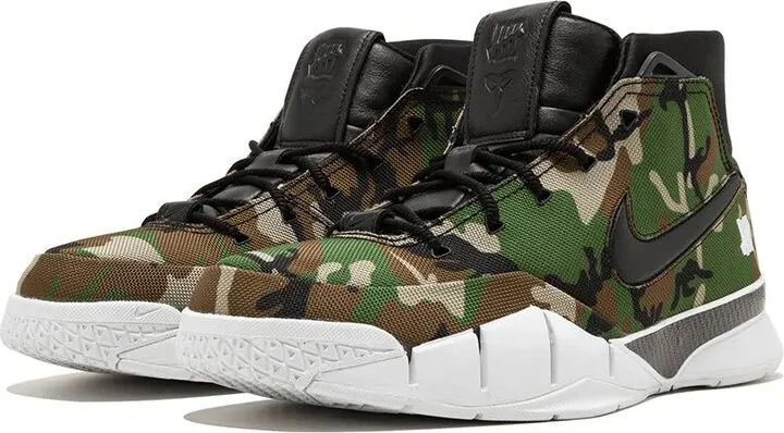 x Undefeated Kobe 1 Protro sneakers - Image 2
