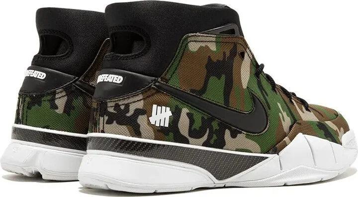 x Undefeated Kobe 1 Protro sneakers - Image 3