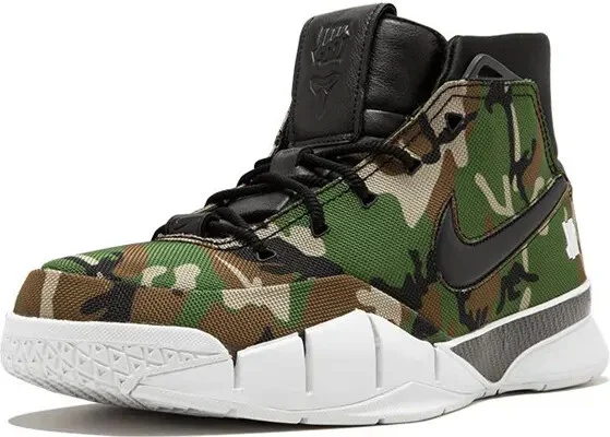 x Undefeated Kobe 1 Protro sneakers - Image 4