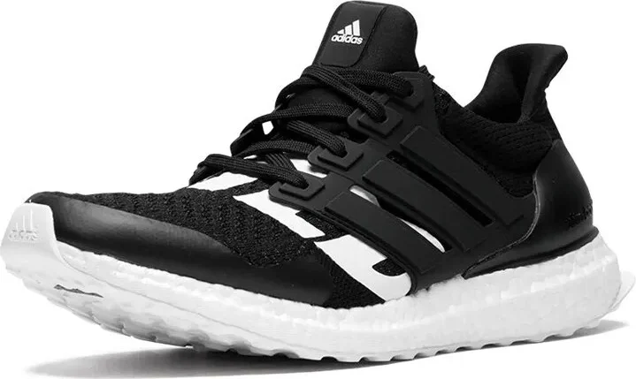 x Undefeated Ultraboost sneakers - Image 4