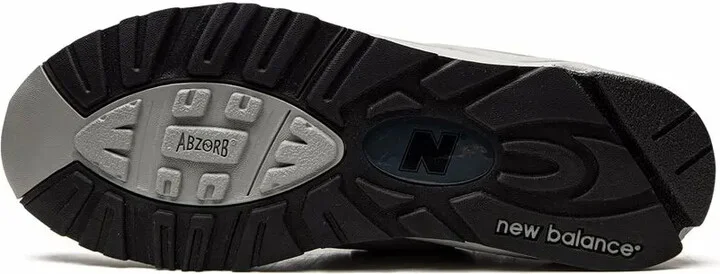 x WTAPS 990 V2 "Grey" sneakers - Image 4