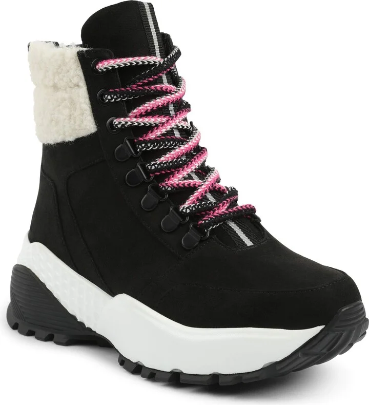 XOXO womens Cristal Sneaker