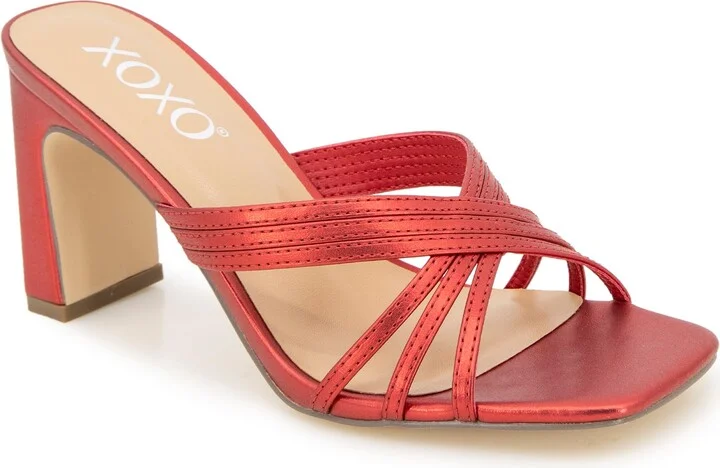 XOXO Women's Fanny-C Pump