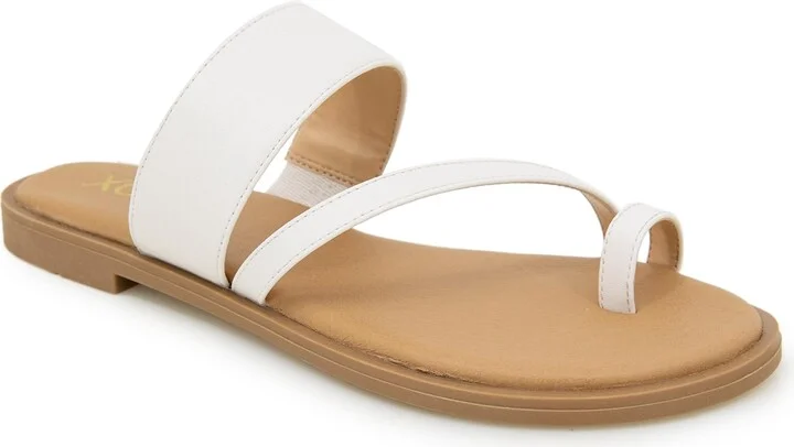 XOXO Women's MILLAY Flat Sandal