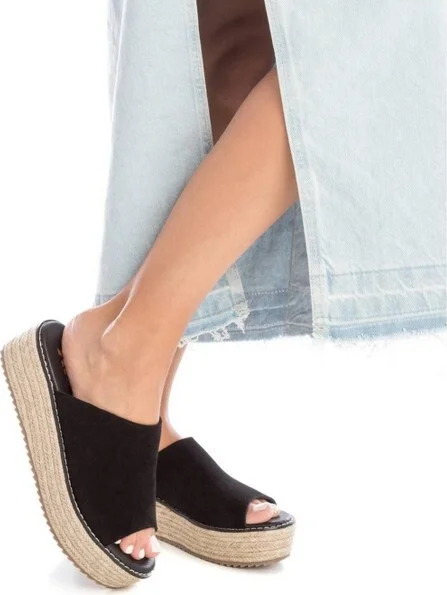Xti Women's Casual Platform Sandals 142557 Black - Image 2