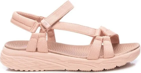 light/pastel pink