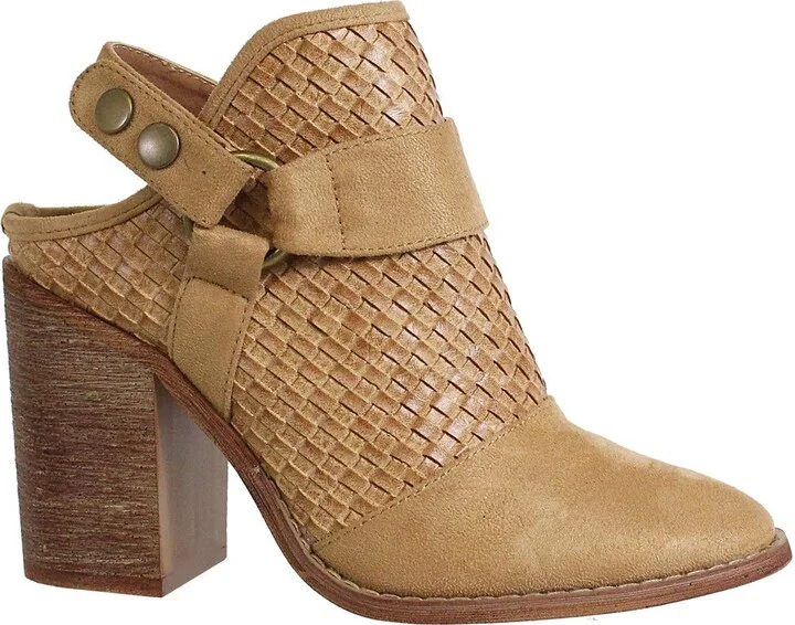 YOKI Women's NIYA-47 Pump