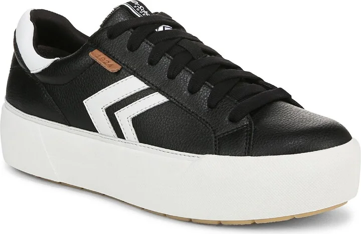 Young & Free Sneaker