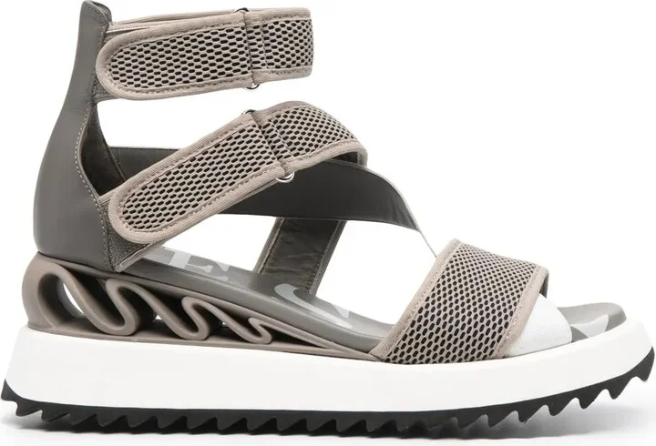 Yui Wave sandals