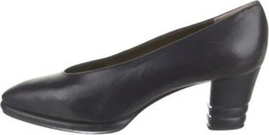 Yves Saint Laurent
