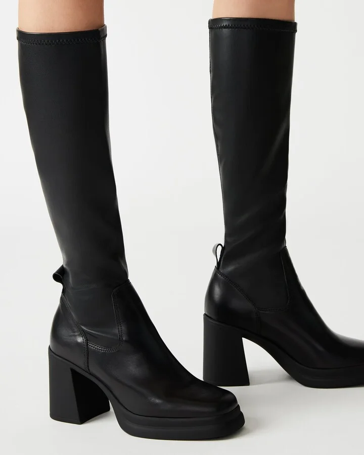 Zenovia Black - Image 2