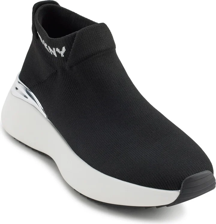 Zhavia Knit Sneaker
