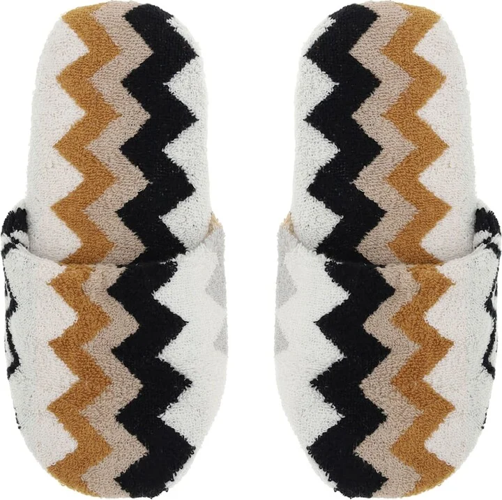Zigzag Pattern Slippers