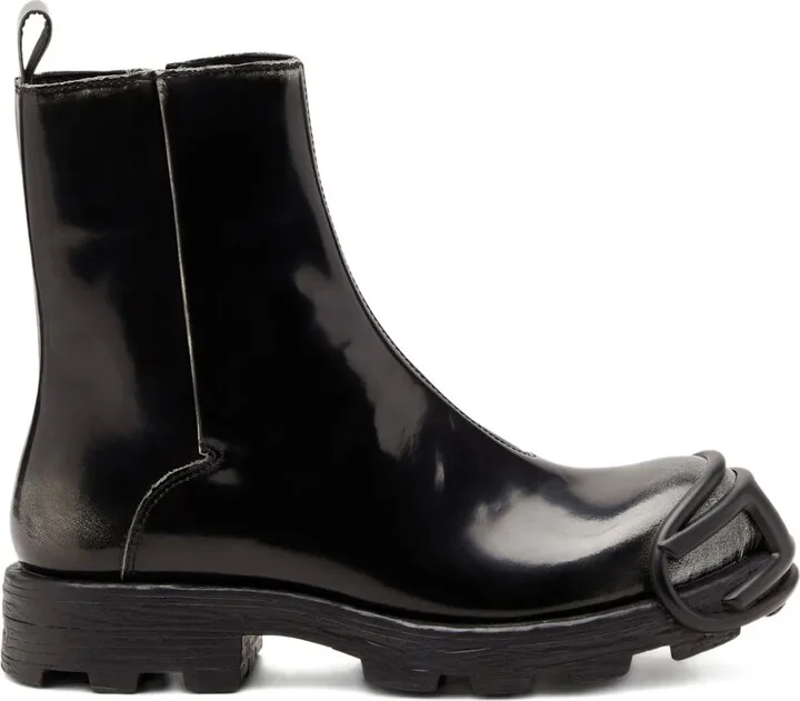 Zip-Detail Oval-Plaque Boots