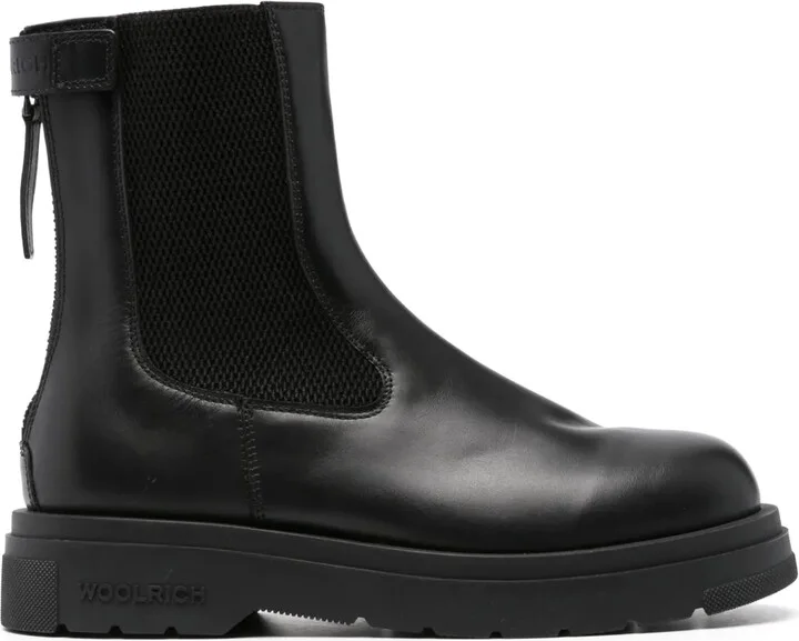 zip-fastening Chelsea boots