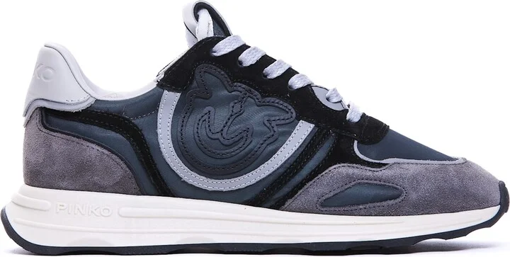 Zoe Sneakers
