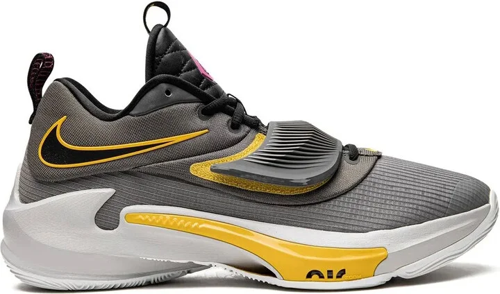 Zoom Freak 3 "Low Battery" sneakers