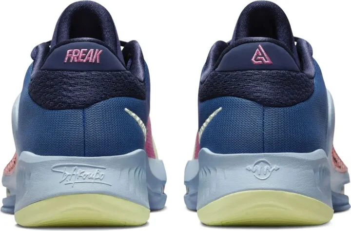 Zoom Freak 4 "Unbelievable" sneakers - Image 3