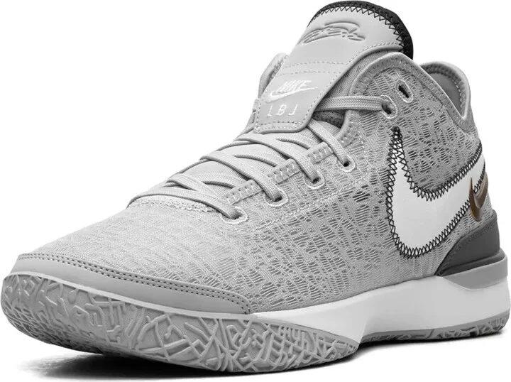 Zoom LeBron NXXT Gen "Wolf Grey Metallic Gold" - Image 4