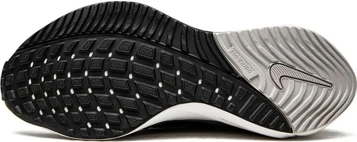 Zoom Vomero 16 low-top sneakers - Image 4