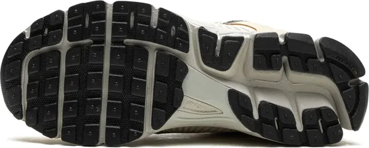 Zoom Vomero 5 "Pearl White/Light Bone/Light Iron Ore/Chrome" sneakers - Image 4