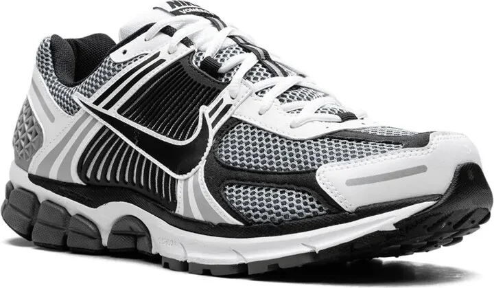 Zoom Vomero 5 SE SP "Black/Metallic Silver" sneakers - Image 2