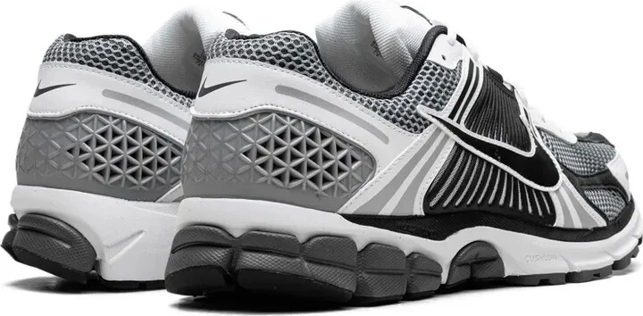 Zoom Vomero 5 SE SP "Black/Metallic Silver" sneakers - Image 3