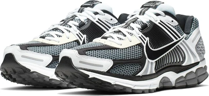 001 D Grey/black