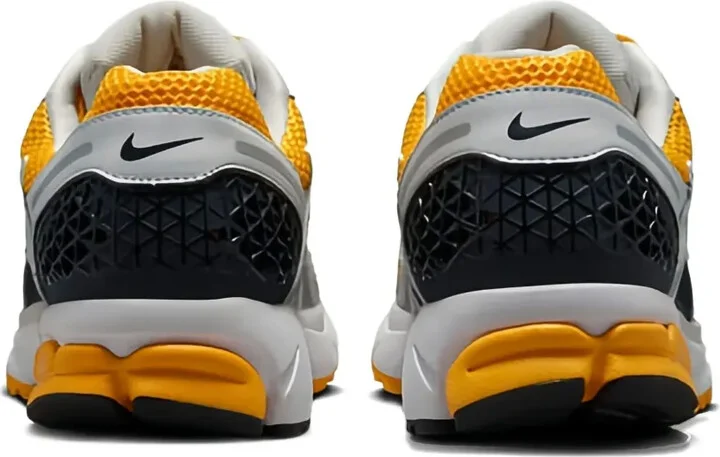 Zoom Vomero 5 "University Gold" sneakers - Image 3