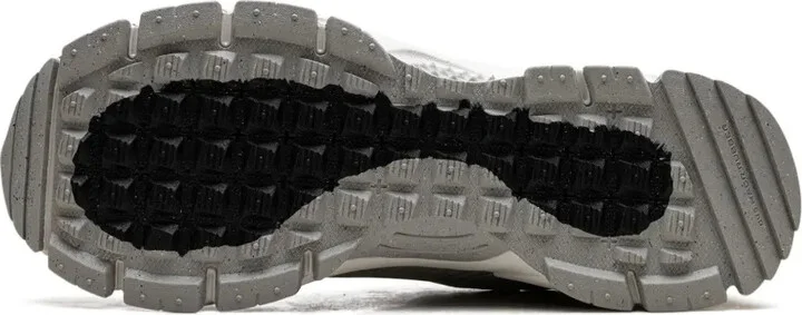 Zoom Vomero Roam sneakers - Image 4
