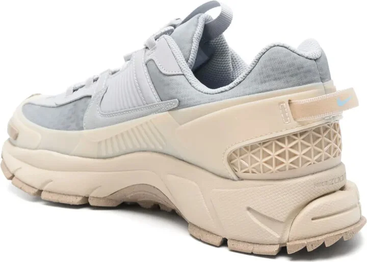 Zoom Vomero Roam sneakers - Image 3
